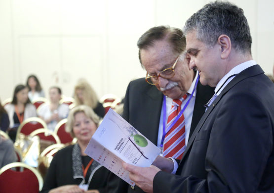 Doajen nutricionizma dr.sc. Ignac Kulier istaknuo je brojne prednosti konzumacije mahunarki, budući da je FAO proglasio 2016.godinu godinom mahunarki. Na slici s prof. dr.sc. Željkom Krznarićem, predsjednikom Hrvatskog liječničkog zbora